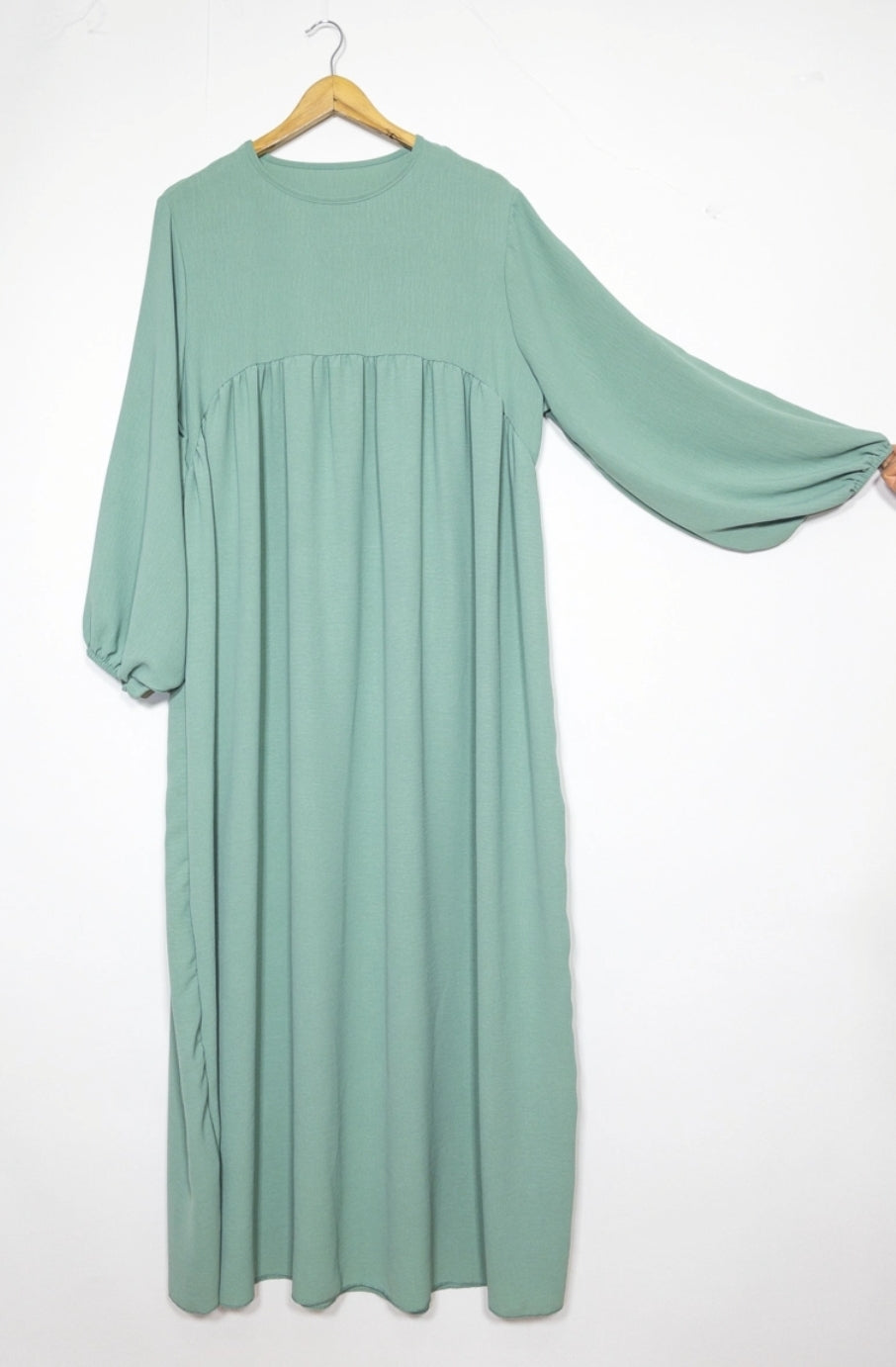 Abaya Lina mit Puffärmeln aus Medina-Seide