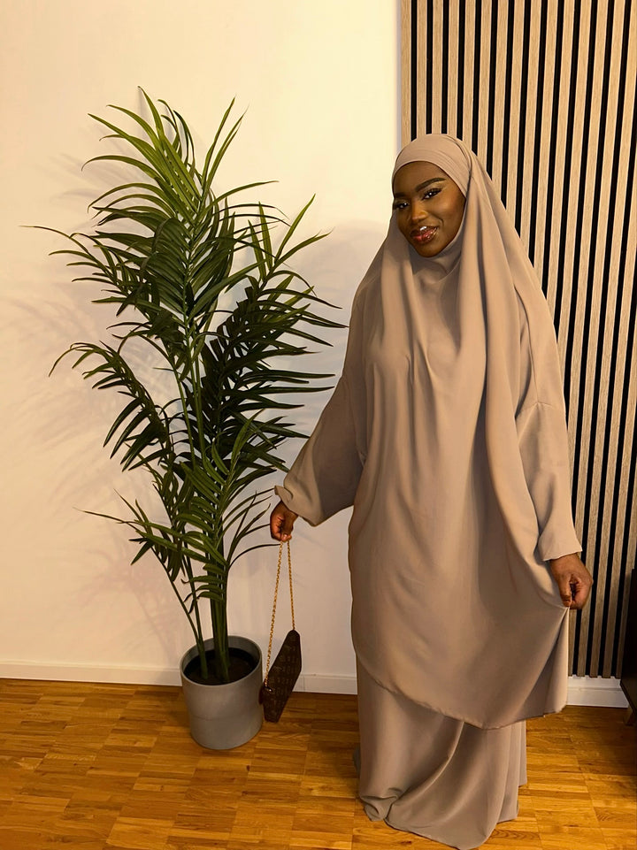 Ensemble jilbab Nadia avec jupe en soie Médina