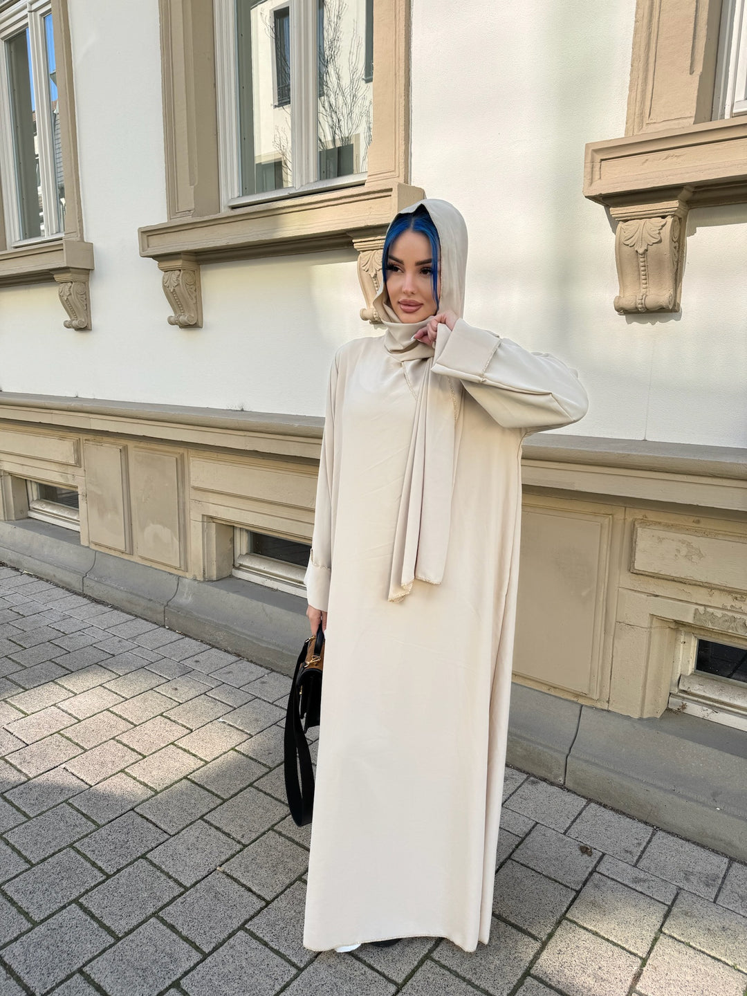 Abaya Safira mit angenähtem Hijab