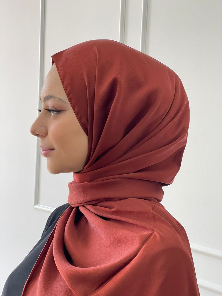 Hijab satiné de luxe